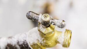 frozen pipe to water heater