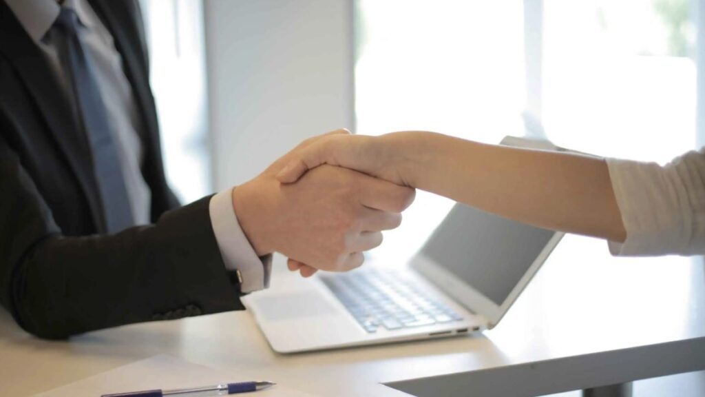 How a Public Adjuster Can Maximize Your Insurance Payout 5 How a Public Adjuster Can Maximize Your Insurance Payout